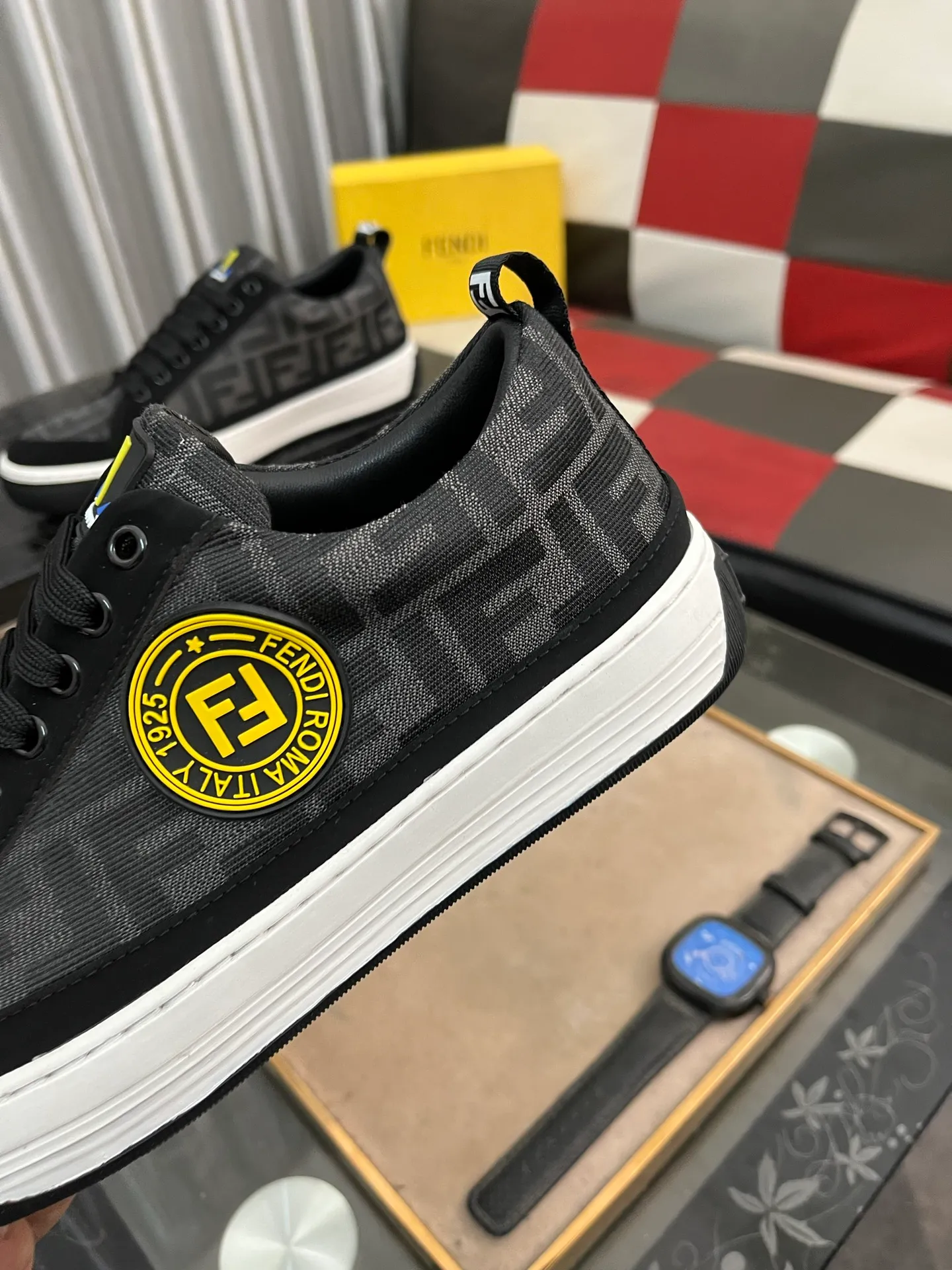 Men's Men's Shoes💰420⌚️⌚️[Fendi] Fendi's latest casual shoes for men! Available at counters simultaneously! Made entirely of imported top-grain calfskin, the interior is made of top-grain water-dyed cowhide, and the original factory-supplied rubber outsole. Leading new fashion concepts. Matching code: 38-442️⃣Colors available